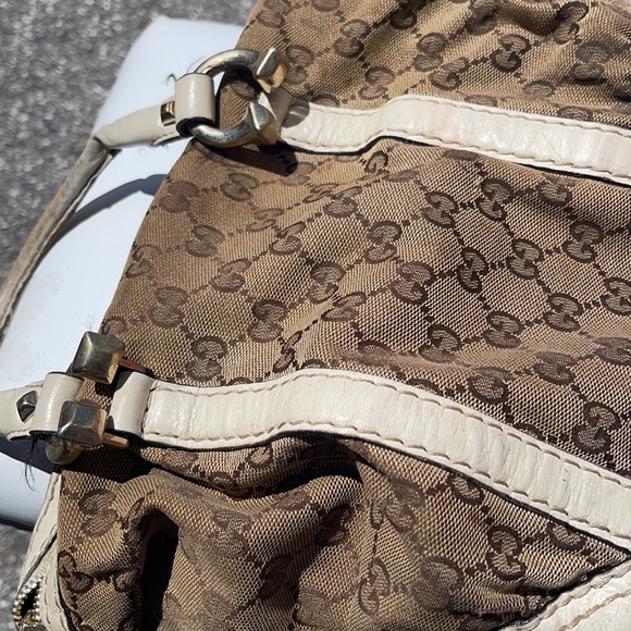 Beautiful Women’s authentic Gucci purse like new on inside no tears no rips - Picture 13 of 13